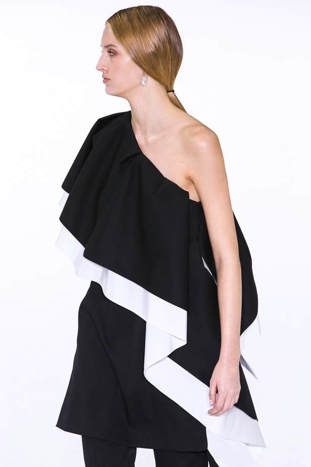 فساتين كارولينا هيريرا لخريف وشتاء 2020-2021 من اسبوع الموضة في نيويورك