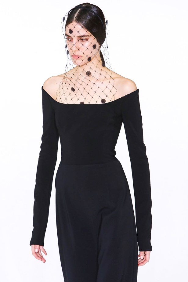 فساتين كارولينا هيريرا لخريف وشتاء 2020-2021 من اسبوع الموضة في نيويورك