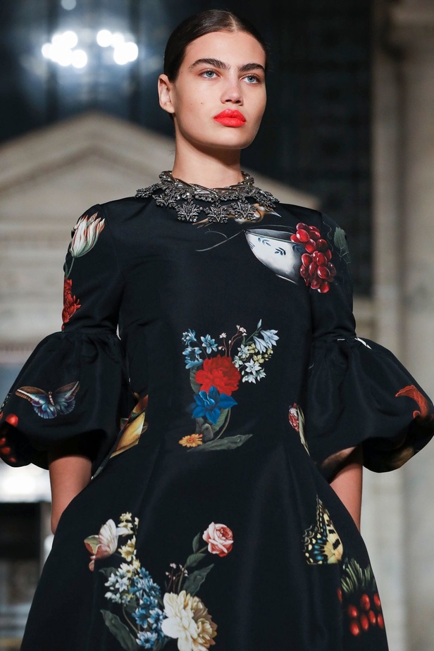 مجموعة اوسكار دي لارنتا من اسبوع الموضة في نيويورك 2020 