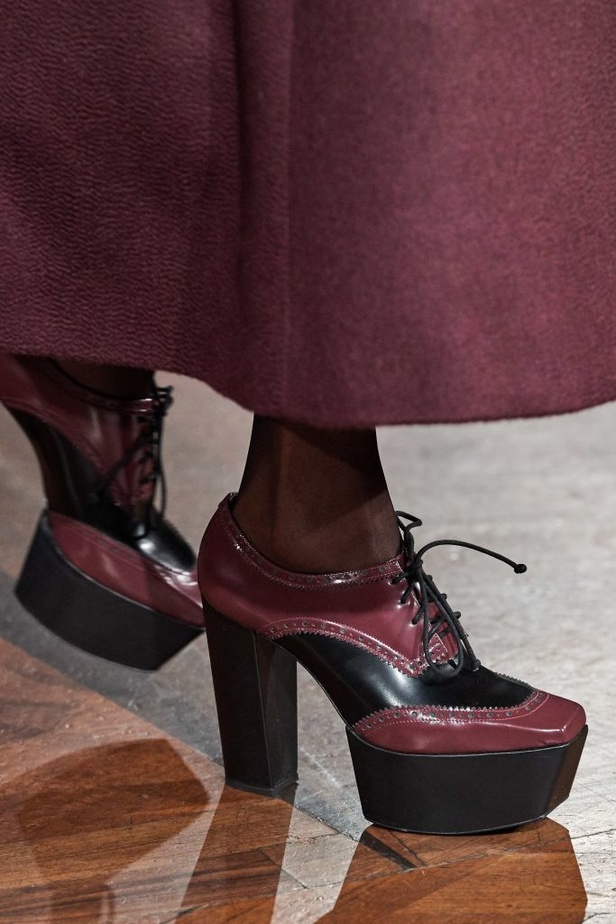 فساتين PRABAL GURUNG لخريف وشتاء2020/2021  