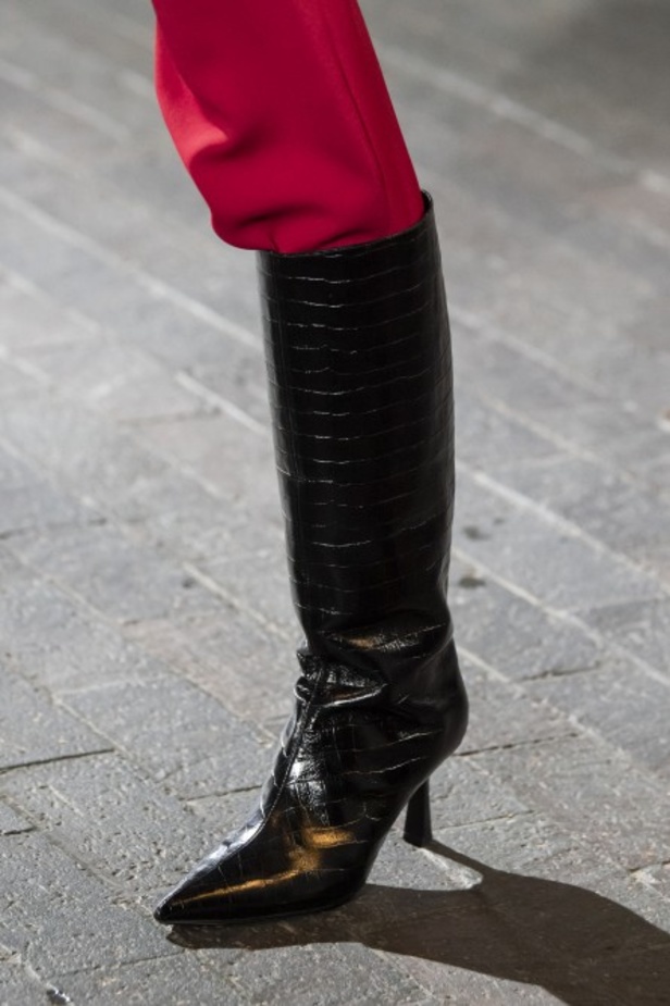 مجموعة الالبسة الجاهزة من Roland Mouret لخريف وشتاء 2020-2021