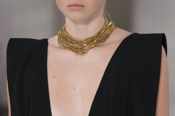 ازياء فكتوريا بيكهام  الفخمة من اسبوع الموضة في لندن 2020