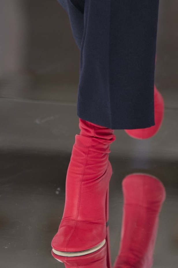 ازياء فكتوريا بيكهام  الفخمة من اسبوع الموضة في لندن 2020