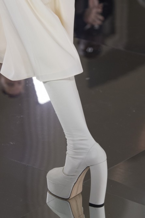 ازياء فكتوريا بيكهام  الفخمة من اسبوع الموضة في لندن 2020