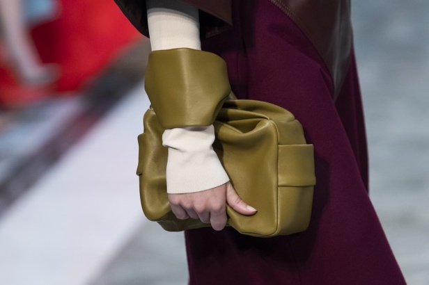 ازياء ROKSANDA لخريف وشتاء 2020-2021 خلال اسبوع الموضة في لندن   