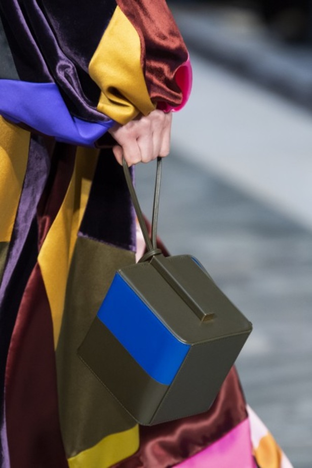 ازياء ROKSANDA لخريف وشتاء 2020-2021 خلال اسبوع الموضة في لندن   