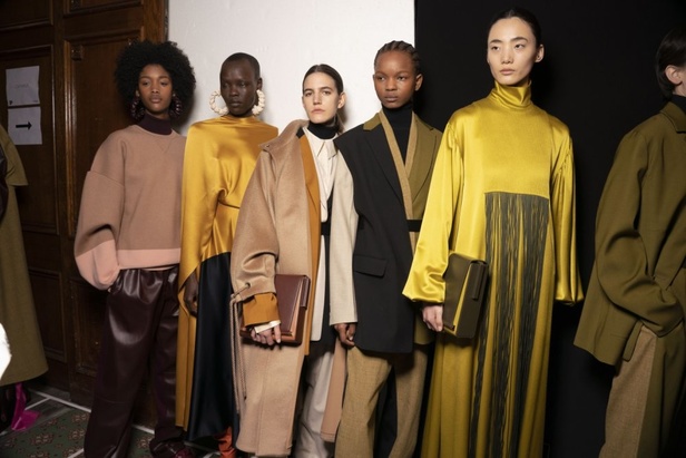 ازياء ROKSANDA لخريف وشتاء 2020-2021 خلال اسبوع الموضة في لندن   