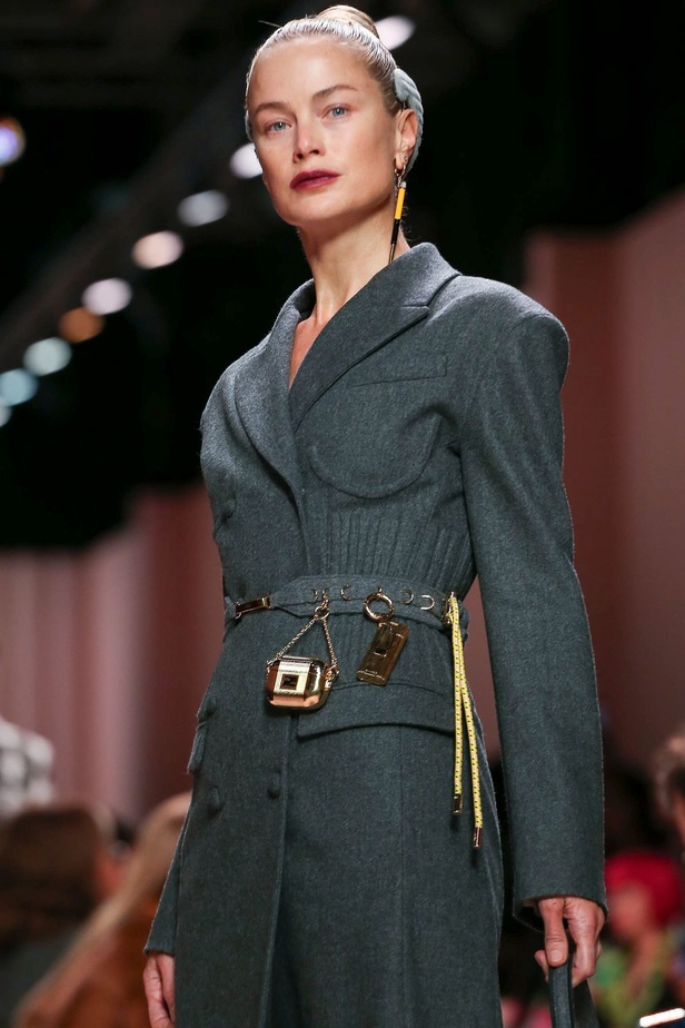 مجموعة فندي FENDI لخريف وشتاء 2020-2021 خلال اسبوع الموضة في ميلانو 