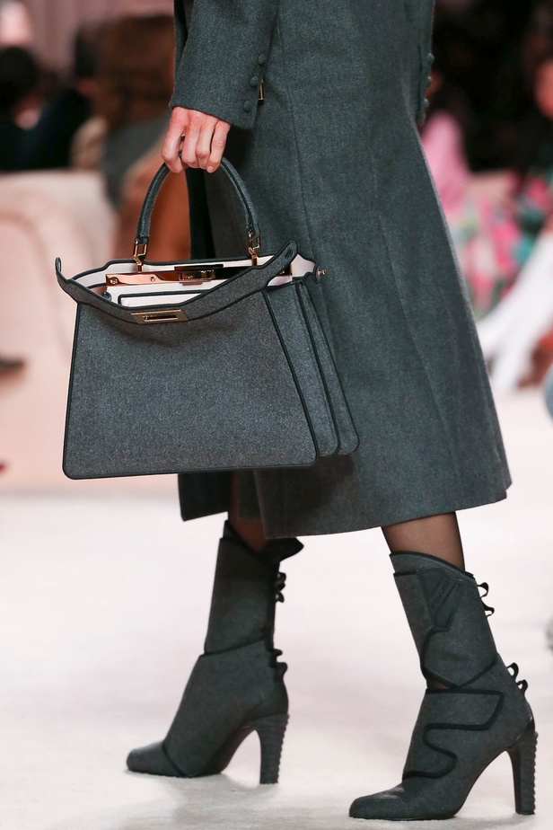 مجموعة فندي FENDI لخريف وشتاء 2020-2021 خلال اسبوع الموضة في ميلانو 