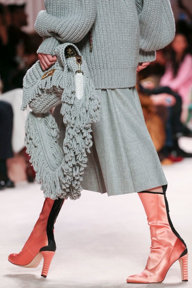 مجموعة فندي FENDI لخريف وشتاء 2020-2021 خلال اسبوع الموضة في ميلانو 