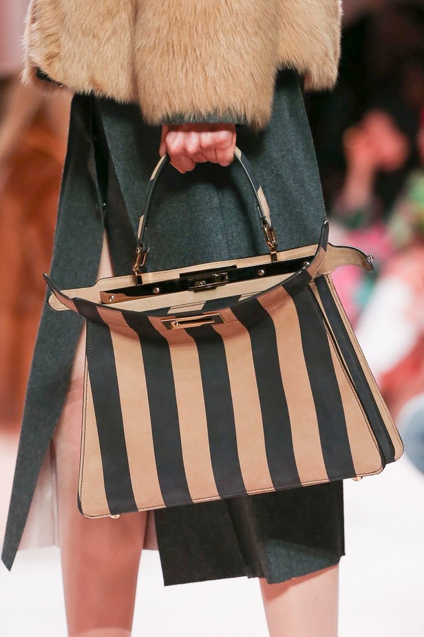 مجموعة فندي FENDI لخريف وشتاء 2020-2021 خلال اسبوع الموضة في ميلانو 