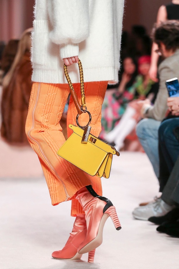 مجموعة فندي FENDI لخريف وشتاء 2020-2021 خلال اسبوع الموضة في ميلانو 