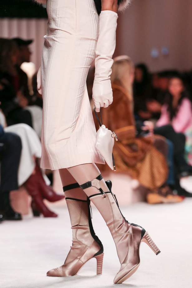 مجموعة فندي FENDI لخريف وشتاء 2020-2021 خلال اسبوع الموضة في ميلانو 