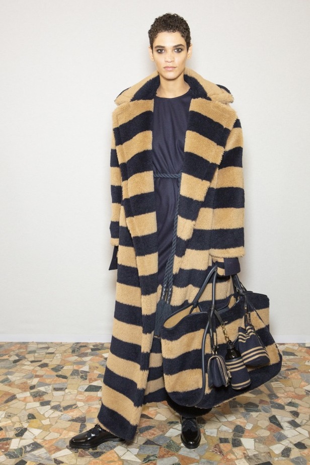 مجموعة ماكس مارا من اسبوع الموضة في ميلانو لخريف وشتاء 2020-2021 