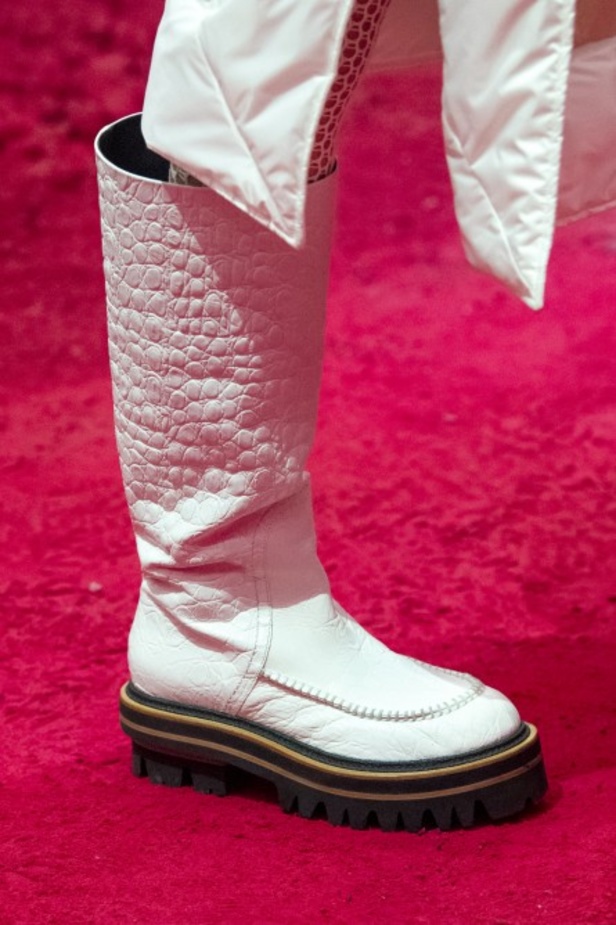 عرض ازياء MONCLER لخريف و شتاء 2020-2021 مباشرة من ميلانو