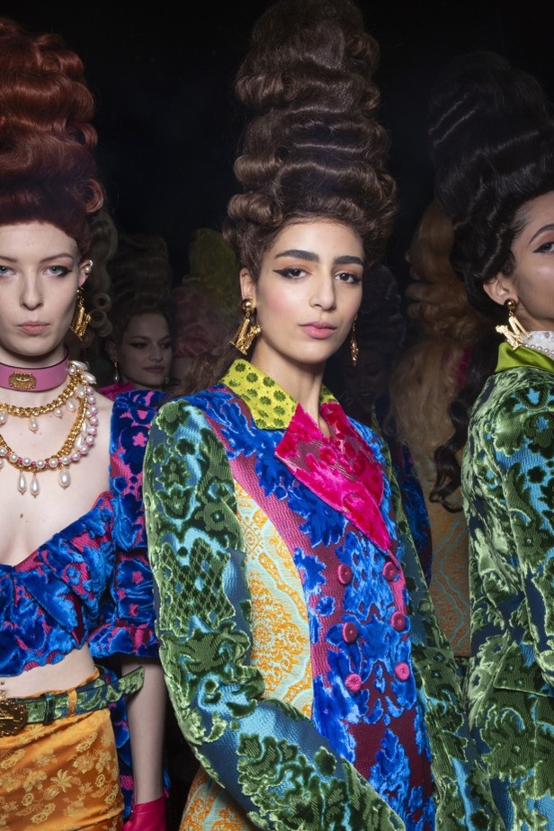 مجموعة موسكينو MOSCHINO لخريف وشتاء 2020-2021 من ميلانو