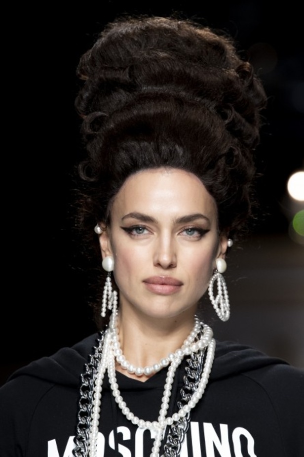 مجموعة موسكينو MOSCHINO لخريف وشتاء 2020-2021 من ميلانو