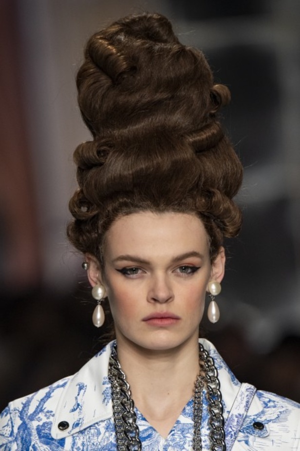 مجموعة موسكينو MOSCHINO لخريف وشتاء 2020-2021 من ميلانو