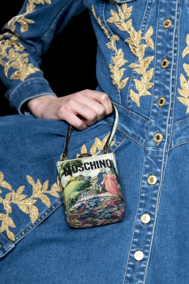 مجموعة موسكينو MOSCHINO لخريف وشتاء 2020-2021 من ميلانو