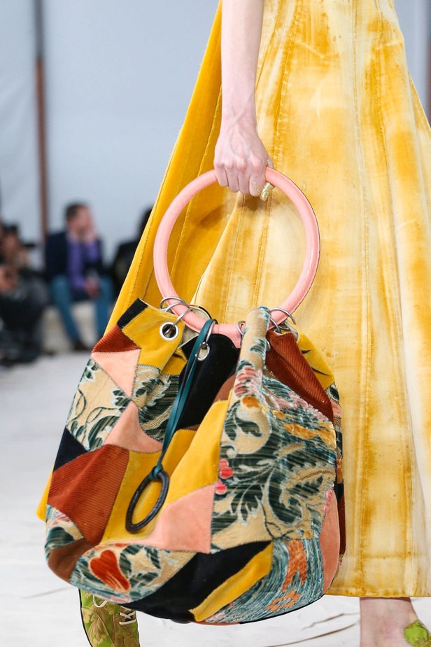 خطوط تجريدية في عرض مجموعة Marni FW20