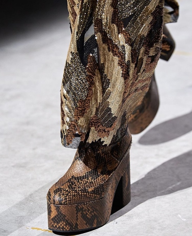 عرض مجموعة Dries Van Noten لموسم خريف وشتاء 2020