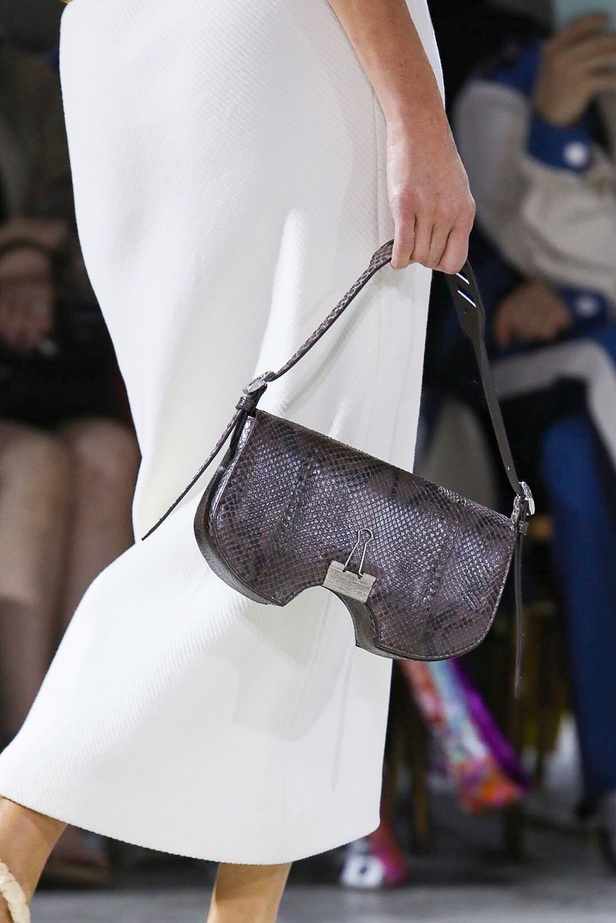 مجموعة Off White لموسم خريف وشتاء 2020-2021