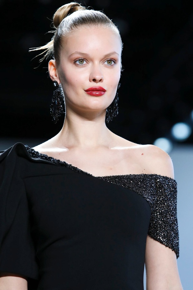 عرض ازياء BADGLEY MISCHKA في اسبوع الموضة في نيويورك 2020 لموسم الخريف والشتاء