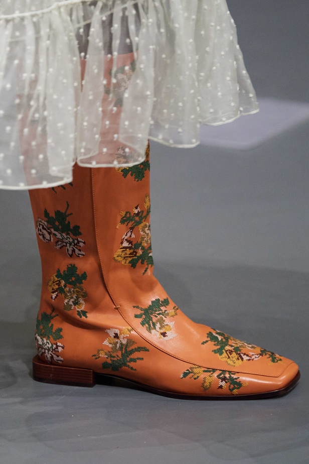 اكسسوارات TORY BURCH الفاخرة من اسبوع الموضة في نيويورك 2020