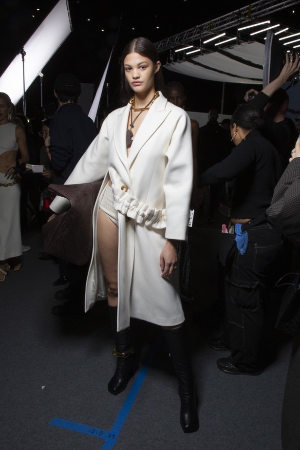 مجموعة Off White لموسم خريف وشتاء 2020-2021