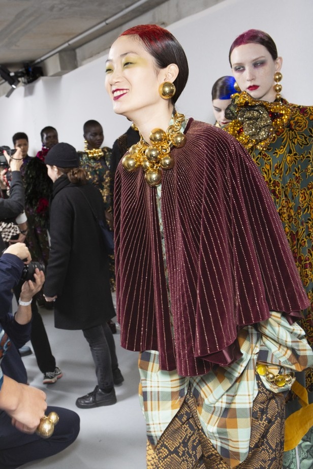 عرض مجموعة Dries Van Noten لموسم خريف وشتاء 2020
