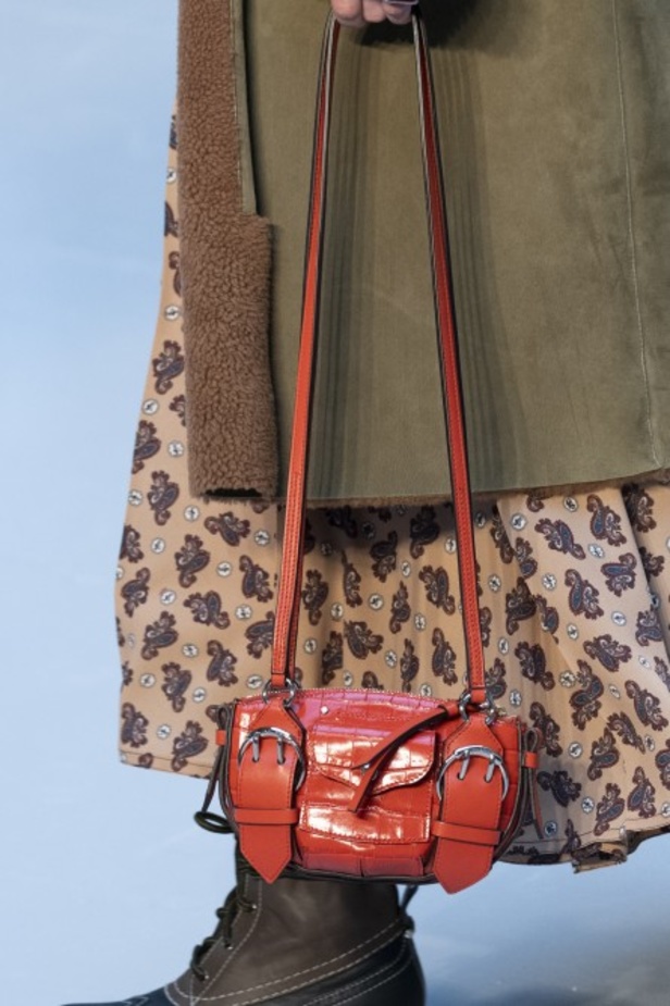 مجموعة كلوي Chloe لخريف وشتاء 2020-2021 خلال اسبوع الموضة في باريس