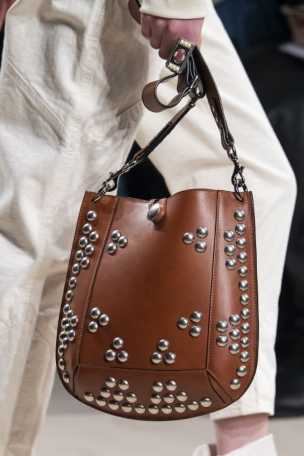 ازياء Isabel Marant لخريف وشتاء 2020 خلال اسبوع الموضة في باريس