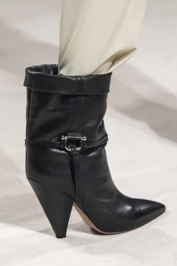 ازياء Isabel Marant لخريف وشتاء 2020 خلال اسبوع الموضة في باريس