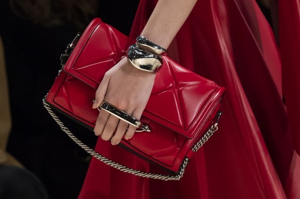 مجموعة ألكسندر ماكوين لخريف وشتاء 2020-2021