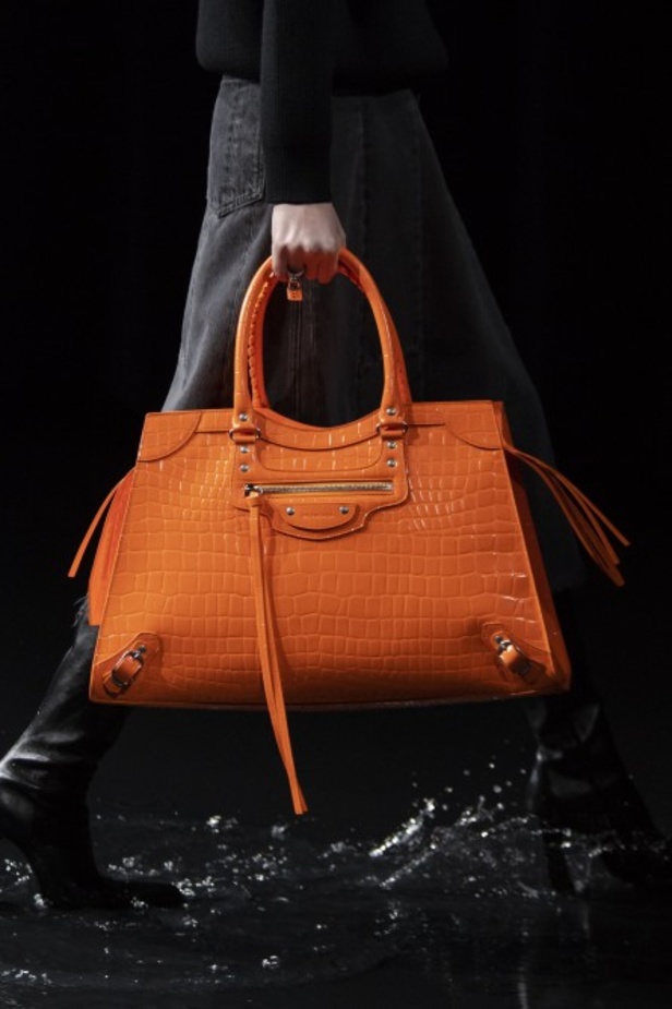 عرض ازياء Balenciaga لخريف وشتاء 2020-2021