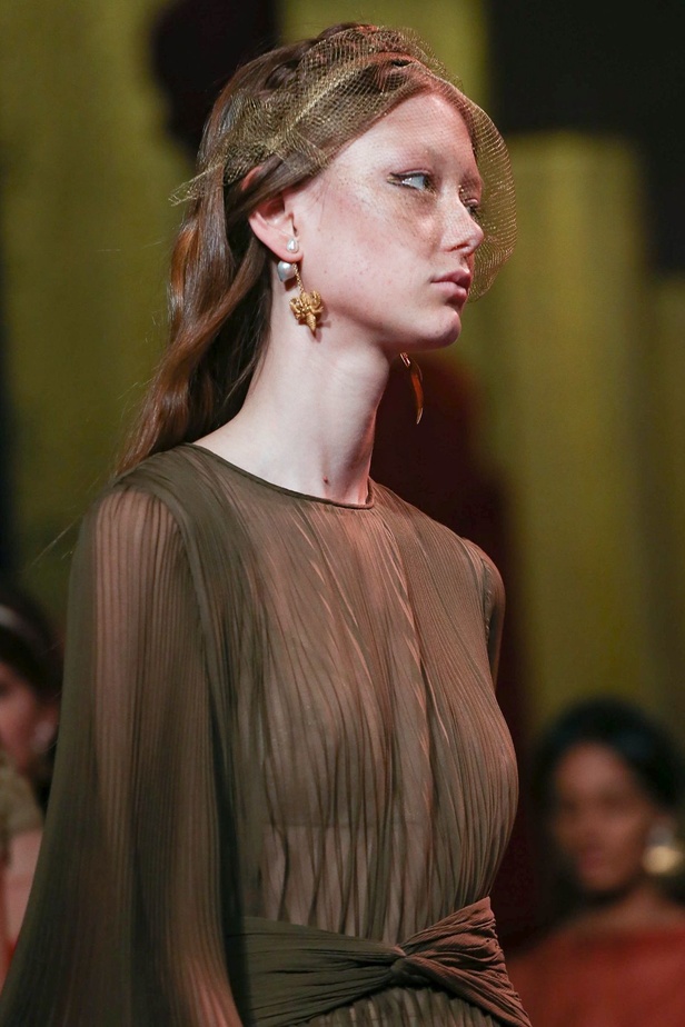 عرض ازياء Dior ديور لـ haute couture ربيع وصيف 2020