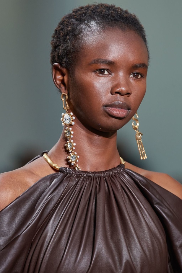 عرض ازياء سكياباريلي haute couture ربيع وصيف 2020 