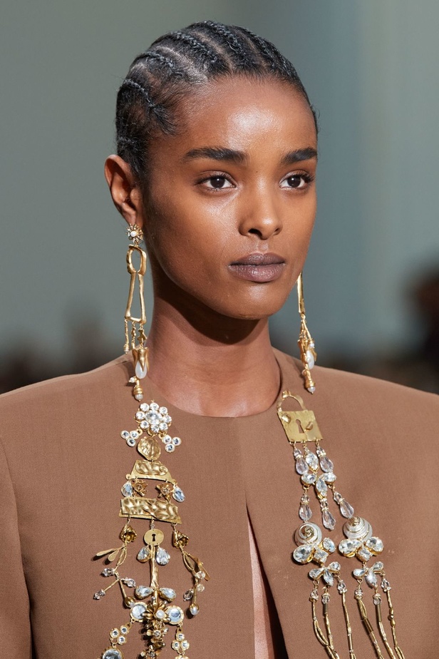 عرض ازياء سكياباريلي haute couture ربيع وصيف 2020 