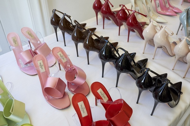 عرض مجموعة  دار Maison Valentino للأزياء الراقية ربيع وصيف 2020