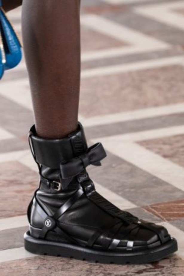 عرض أزياء Louis Vuitton لخريف وشتاء 2021-2022