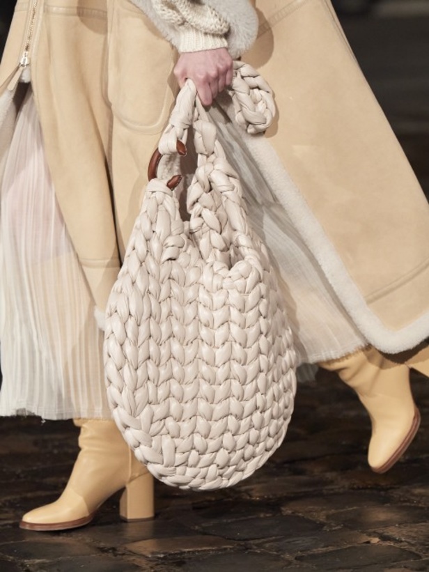 عرض أزياء Chloe  لخريف وشتاء 2021-2022 