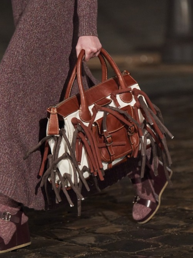 عرض أزياء Chloe  لخريف وشتاء 2021-2022 