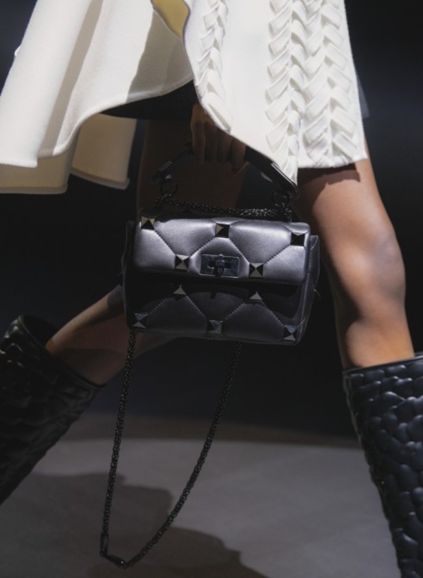 ماهي رسالة مجموعة آكت من VALENTINO لمدينة ميلانو؟