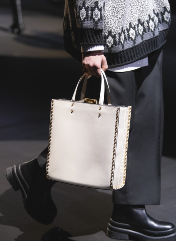 ماهي رسالة مجموعة آكت من VALENTINO لمدينة ميلانو؟