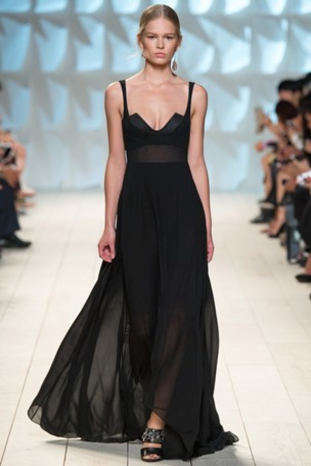 الأنوثة والرقي يتناغمان في مجموعة  Nina Ricci