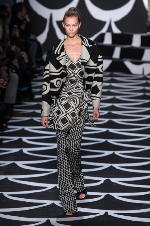 DVF: تصاميم ذهبية بأجمل النقشات