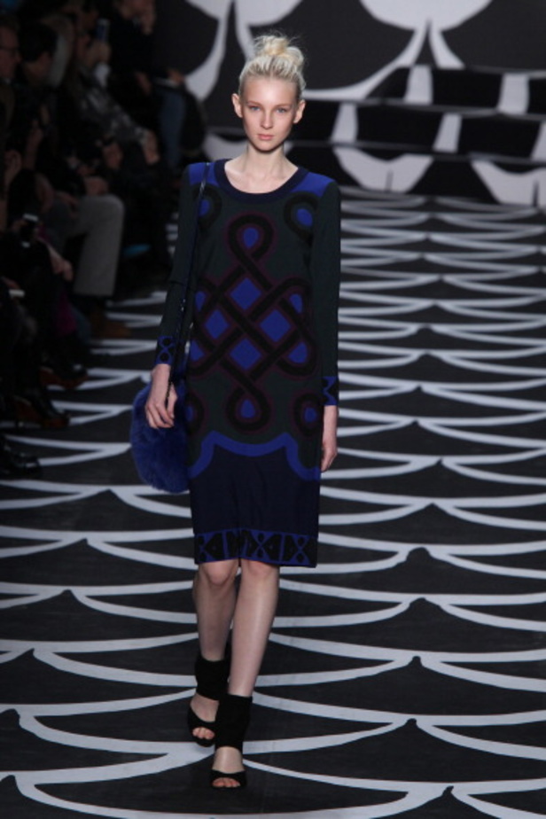 DVF: تصاميم ذهبية بأجمل النقشات