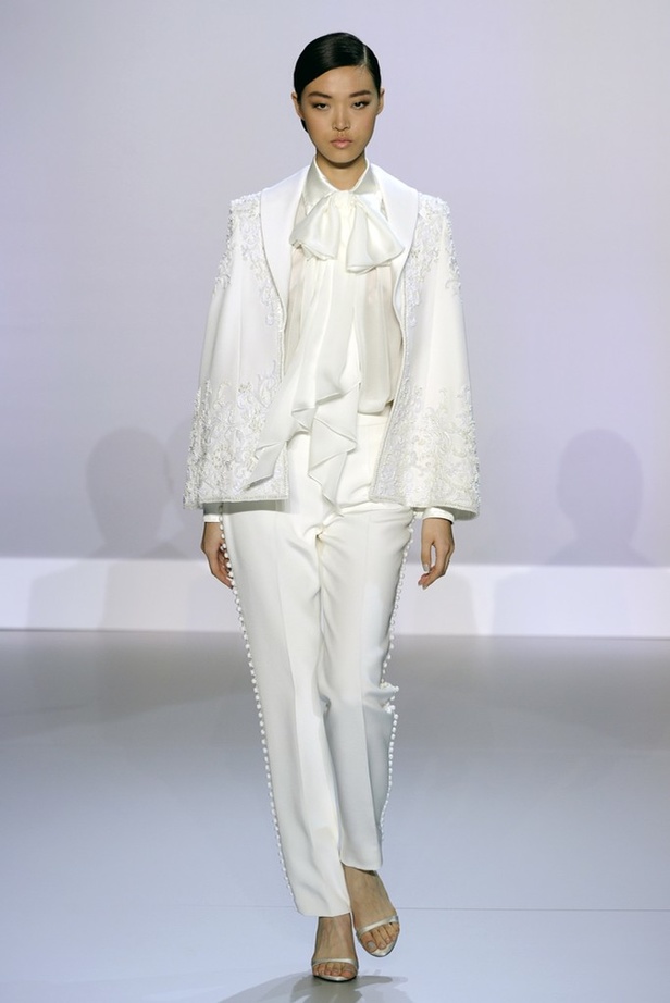 Ralph & Russo مجموعة حالمة تعيدنا الى العصر الذهبي