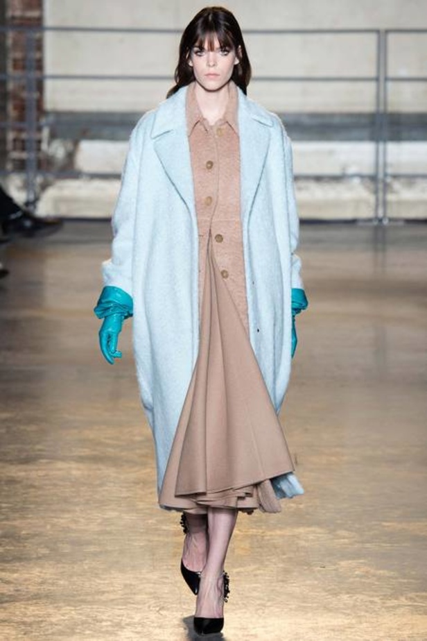 Rochas... أناقة مثيرة ينقصها الجمال