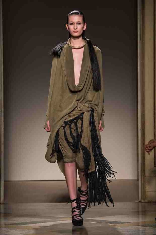 السفر تحت سحابة ربيع NICHOLAS K